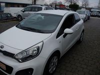 Second-hand Kia Rio DREAM-TEAM Edition 86 CP (63 kW) 2013 Unbekannt Berlinǎ