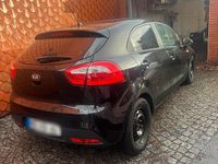Gebraucht Kia Rio 75 PS (55 kW) 2014 Schwarz Kleinwagen