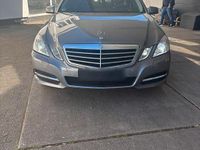 Gebraucht Mercedes E220 Avantgarde 170 PS (125 kW) 2012 Grau Limousine