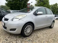 Gebraucht Toyota Yaris 99 PS (72 kW) 2012 Silber Kleinwagen