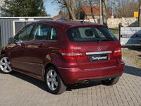 Gebraucht Mercedes B200 136 PS (100 kW) 2009 Rot Van / Kleinbus