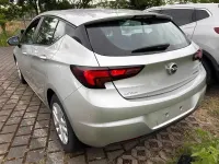 Usata Opel Astra Edition 105 CV (77 kW) 2018 Argento Berlina