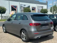 Gebraucht Mercedes B220 190 PS (139 kW) 2018 Iridiumsilber Kleinwagen