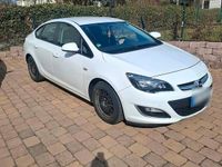 Gebraucht Opel Astra 131 PS (96 kW) 2012 Weiß Limousine