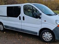 Second-hand Renault Trafic 82 CP (60 kW) 2005 Alb Monovolum