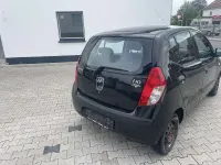 Gebraucht Hyundai i10 67 PS (49 kW) 2010 Schwarz Kleinwagen