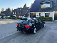 Gebraucht BMW 318 143 PS (105 kW) 2010 Schwarz Kombi