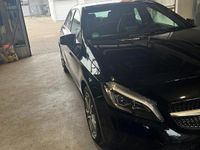 Gebraucht Mercedes A180 122 PS (89 kW) 2016 Schwarz Kleinwagen