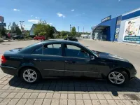Gebraucht Mercedes E240 177 PS (130 kW) 2004 Blau Limousine