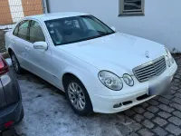 Gebraucht Mercedes E220 150 PS (110 kW) 2002 Weiß Limousine