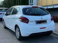 Gebraucht Peugeot 208 Active 82 PS (60 kW) 2017 Weiß Kleinwagen