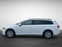 Gebraucht VW Passat Business 150 PS (110 kW) 2023 Weiß (gletscherweiß metallic) Kombi
