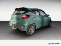 Gebraucht Hyundai i10 Select 63 PS (46 kW) 2025 Mangrove green / mic Kleinwagen