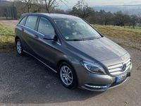 Gebraucht Mercedes B200 136 PS (100 kW) 2013 Grau Van / Kleinbus