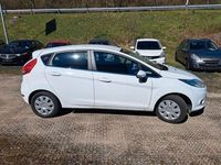 Gebraucht Ford Fiesta Titanium 97 PS (71 kW) 2012 Weiß Kleinwagen