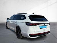 Gebraucht VW Passat R-line 150 PS (110 kW) 2025 Pure white Kombi