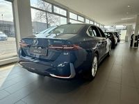 Neu BMW 520 Comfort Edition 197 PS (144 kW) 2025 Blau Limousine