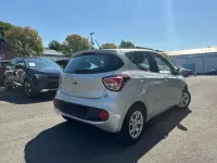 Gebraucht Hyundai i10 67 PS (49 kW) 2020 Sleek silver / met Kleinwagen