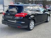 Gebraucht Ford Focus Titanium 125 PS (91 kW) 2016 Schwarz Kombi