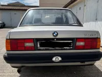 Gebraucht BMW 318 Basis 108 PS (79 kW) 1990 Silber Limousine