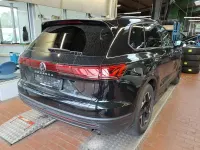 Gebraucht VW Touareg Basis 231 PS (169 kW) 2024 Schwarz SUV