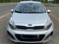 Gebraucht Kia Rio 86 PS (63 kW) 2013 Silber Kleinwagen