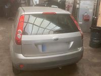 Gebraucht Ford Fiesta 60 PS (44 kW) 2006 Grau Kleinwagen