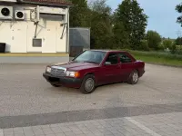Gebraucht Mercedes 190 122 PS (89 kW) 1992 Rot Limousine