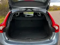Gebraucht Volvo V60 CC Comfort 150 PS (110 kW) 2017 Blau Kombi