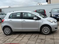 Gebraucht Toyota Yaris 70 PS (51 kW) 2011 Silber Kleinwagen