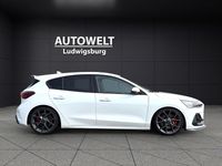 Używany Ford Focus ST 280 KM (205 kW) 2022 Biały Sedan/Limuzyna