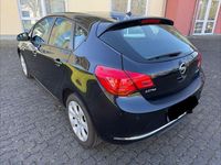 Gebraucht Opel Astra Edition 140 PS (102 kW) 2015 Schwarz Limousine