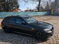 Gebraucht BMW 320 177 PS (130 kW) 2008 Schwarz Kombi