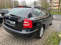 gebraucht Skoda Octavia Combi Elegance KLIMA LEDER SCHIBEDACH