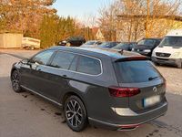 Gebraucht VW Passat Elegance 150 PS (110 kW) 2021 Grau Kombi