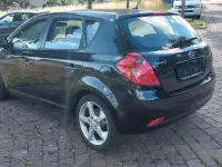 Gebraucht Kia Ceed 142 PS (104 kW) 2009 Schwarz Kleinwagen