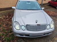 Gebraucht Mercedes E220 Elegance 150 PS (110 kW) 2002 Silber Limousine