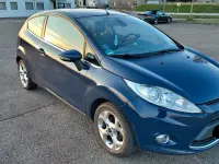 Używany Ford Fiesta Titanium 82 KM (60 kW) 2009 Niebieski Hatchback