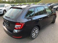 gebraucht Skoda Fabia Ko. Best of Navi/ App Connect/ Sitzh.