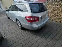 Usado Mercedes E220 Elegance 170 CV (125 kW) 2011 Plateado Berlina