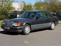 Second-hand Mercedes E320 220 CP (161 kW) 1993 Negru Berlinǎ