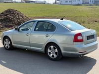 Gebraucht Skoda Octavia 140 PS (102 kW) 2010 Grün Limousine