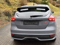 Gebraucht Ford Focus ST 250 PS (183 kW) 2015 Grau Limousine