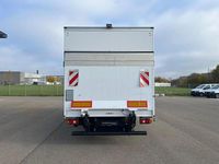Gebraucht Mitsubishi Canter 175 PS (128 kW) 2022 Grün Van