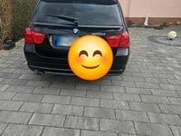 Gebraucht BMW 320 163 PS (119 kW) 2012 Schwarz Kombi