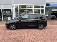 Gebraucht VW Touran Sound 150 PS (110 kW) 2017 Deep black perleffekt Van / Kleinbus
