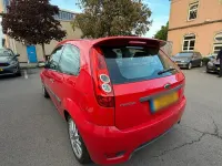 Usata Ford Fiesta 90 CV (66 kW) 2015 Rosso Utilitaria