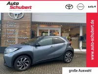 Neu Toyota Aygo X 72 PS (52 kW) 2025 Celestite grey metallic, dach SUV