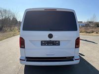 Second-hand VW Multivan Edition 204 CP (150 kW) 2023 Alb Monovolum