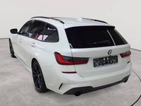 Gebraucht BMW 330 M Sport 258 PS (189 kW) 2022 Mineralweiß metallic Kombi